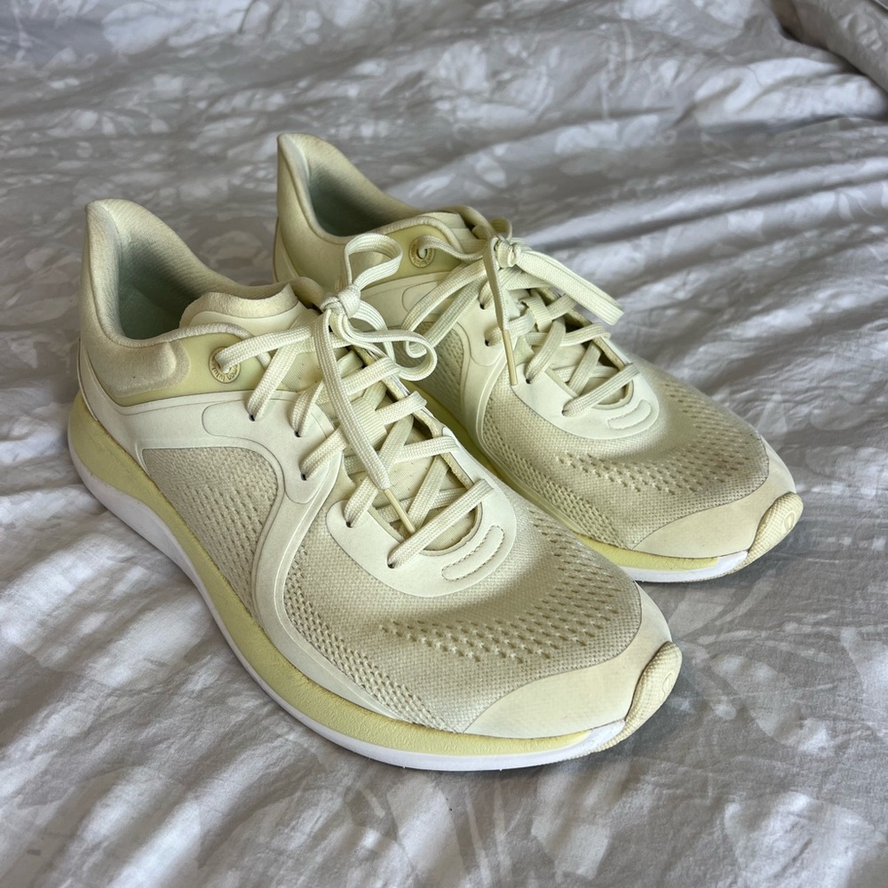 LULULEMON SNEAKERS